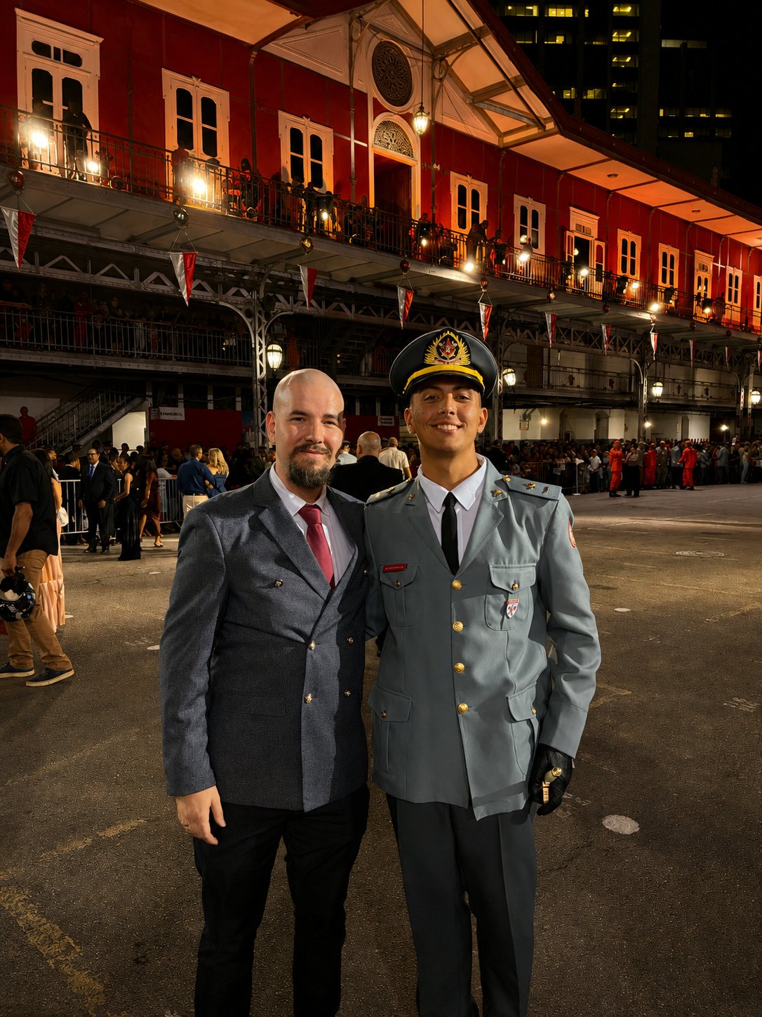 Prof. Mateus com o cadete Lucas Coviello